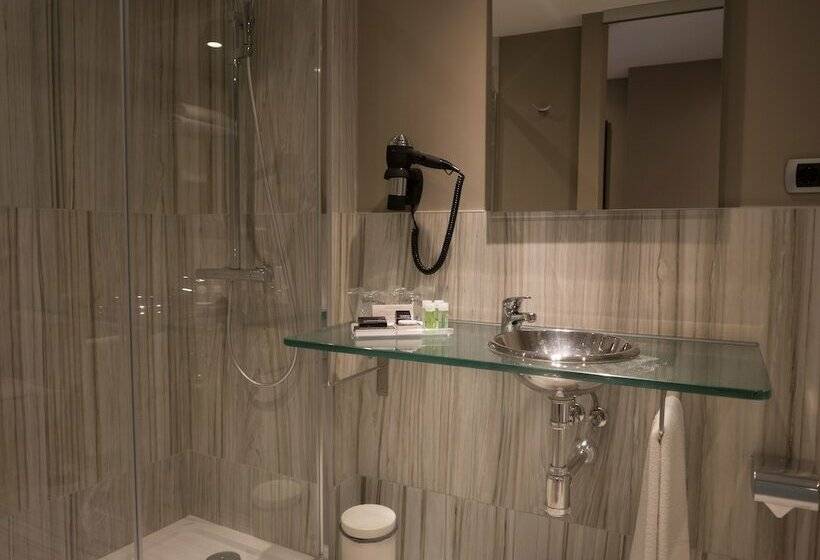 اتاق استاندارد, Plaza