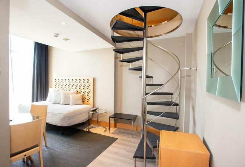 سوییت جونیور, Plaza