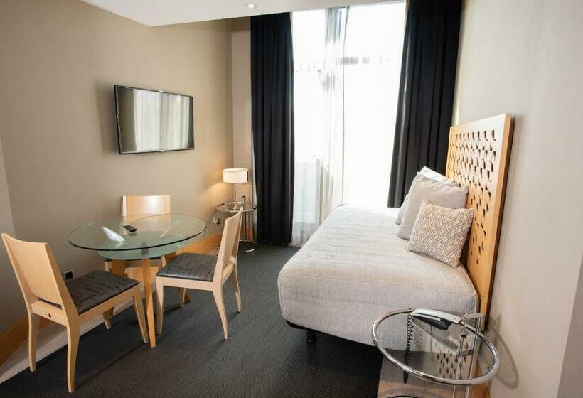 سوییت جونیور, Plaza