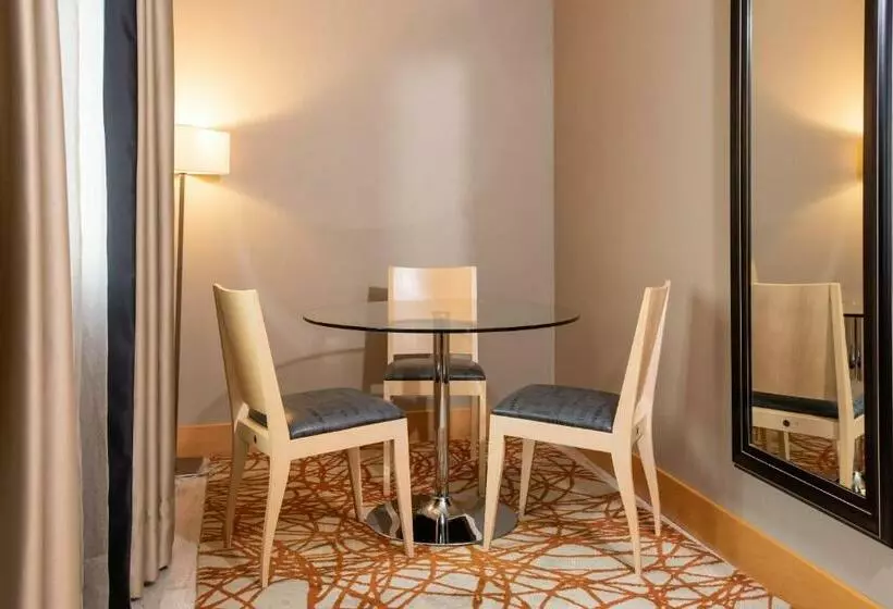 Junior Suite, Plaza