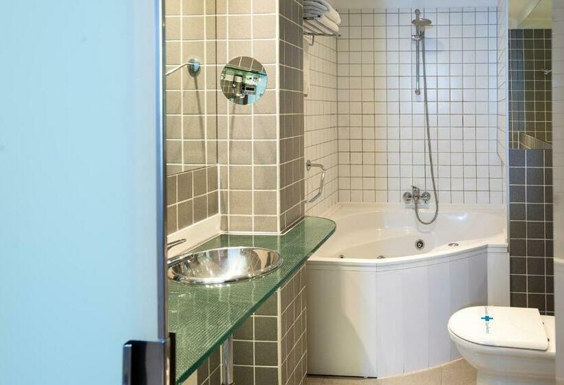 اتاق پرمیوم, Plaza