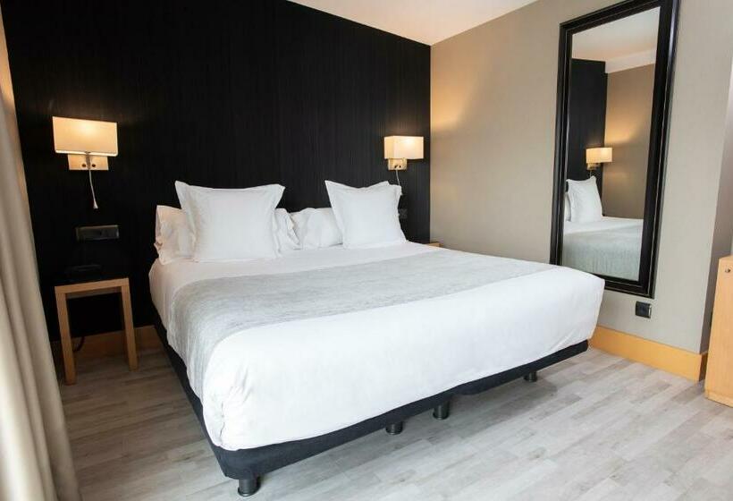 اتاق پرمیوم, Plaza