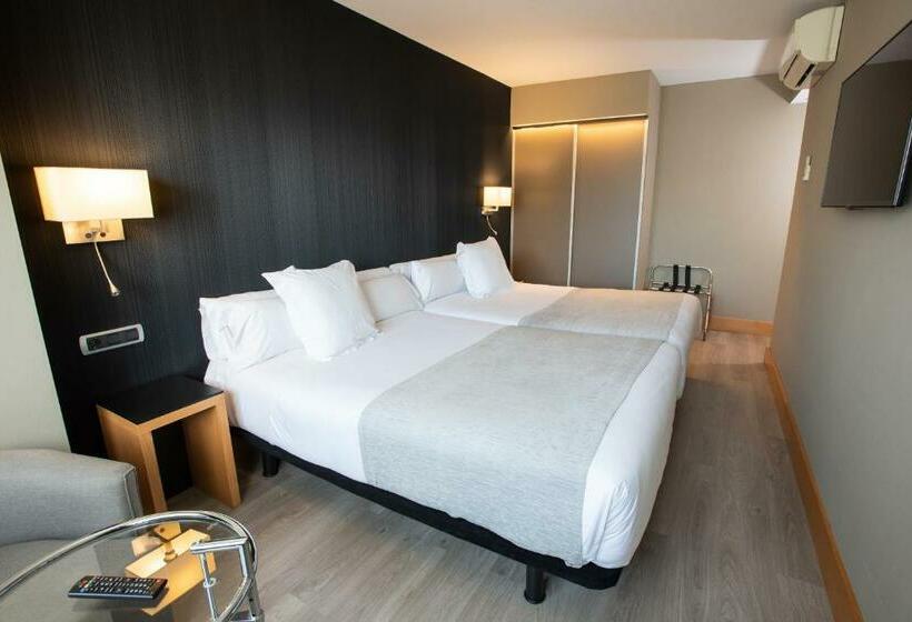 اتاق پرمیوم, Plaza