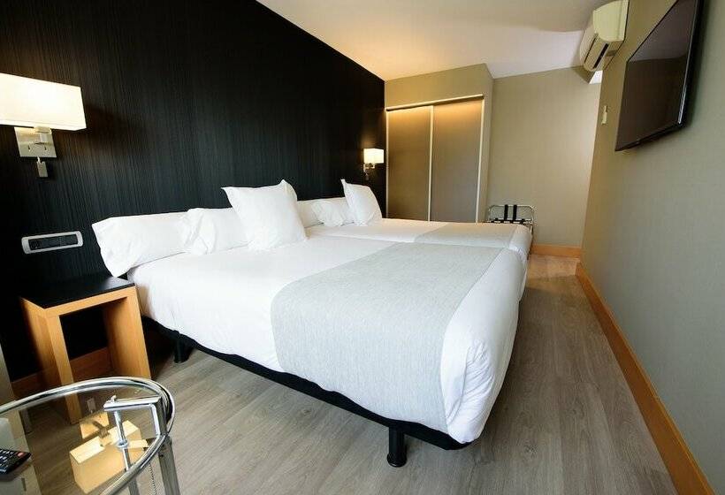 اتاق پرمیوم, Plaza