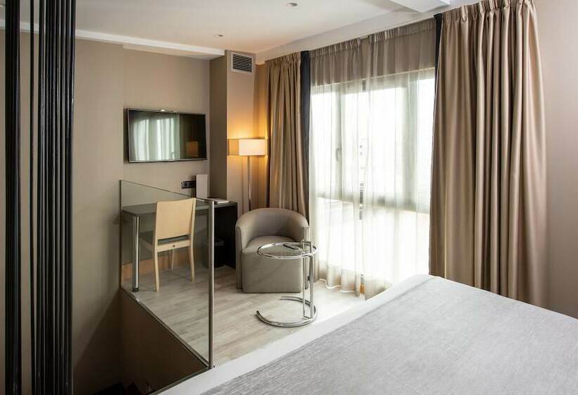 اتاق پرمیوم, Plaza