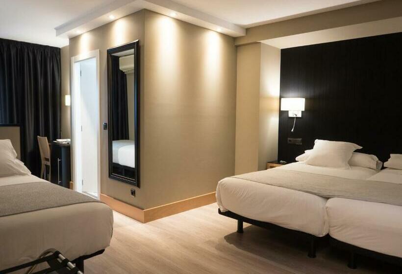 اتاق خانوادگی, Plaza