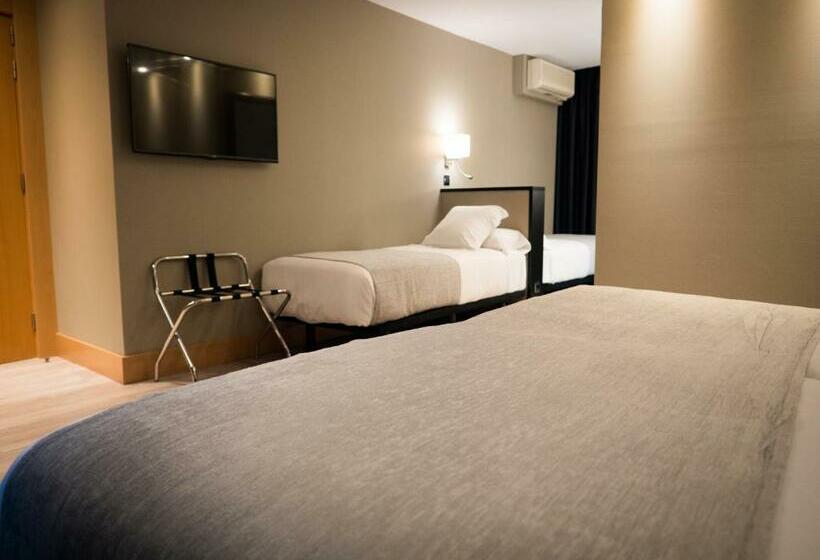 اتاق خانوادگی, Plaza