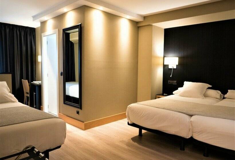 اتاق خانوادگی, Plaza