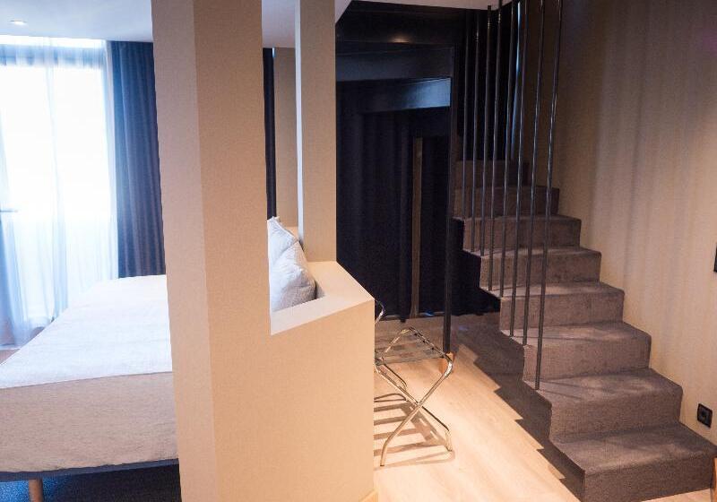 سوییت جونیور, Plaza