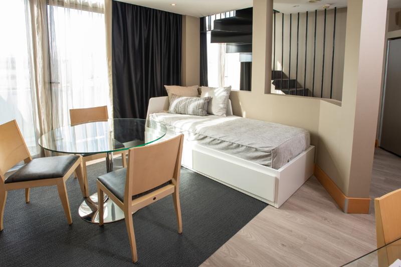 سوییت جونیور, Plaza