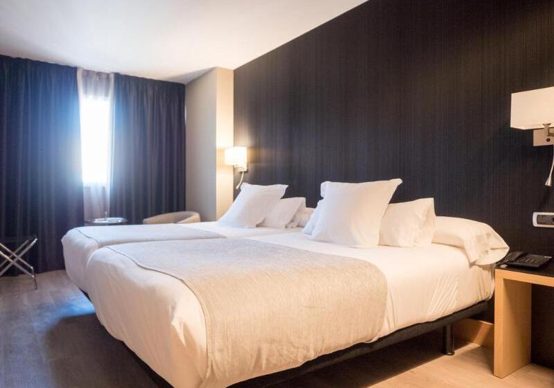 اتاق پرمیوم, Plaza