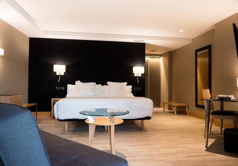 اتاق پرمیوم, Plaza