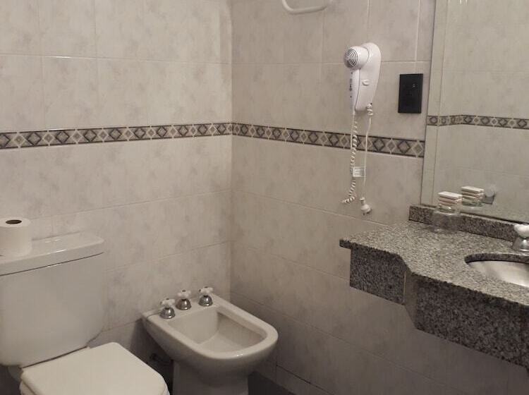 اتاق استاندارد سه نفره, Plaza Roma