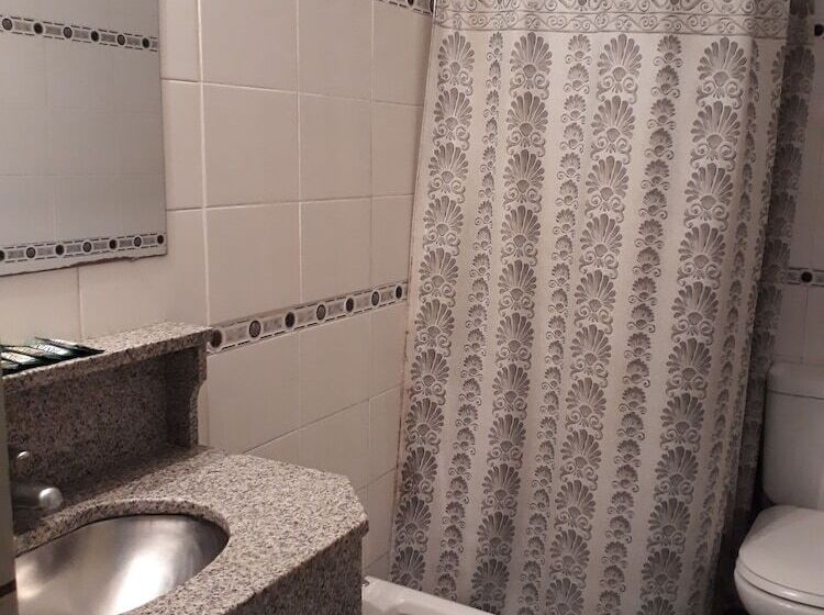 اتاق استاندارد سه نفره, Plaza Roma