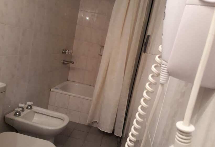 اتاق استاندارد سه نفره, Plaza Roma