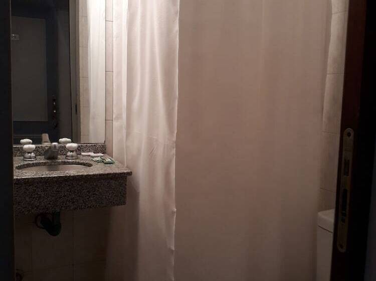 اتاق استاندارد سه نفره, Plaza Roma