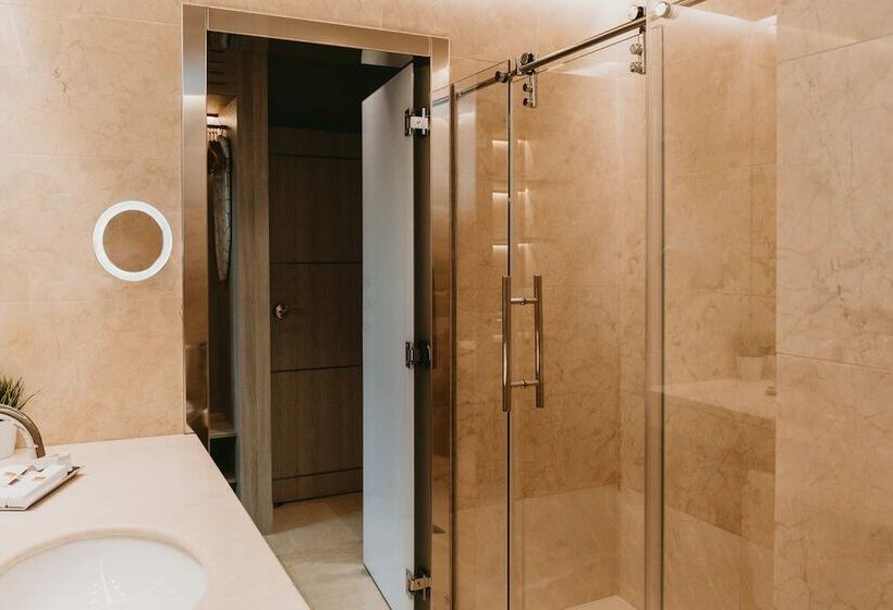 اتاق لوکس, Preciados