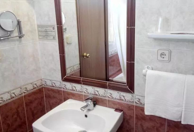 Standard-huone, Riavela