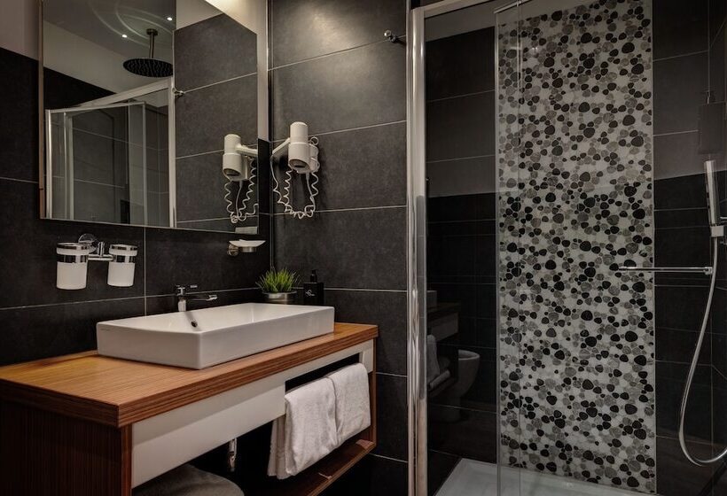 חדר סטנדרט לשלושה, Rinascimento   Gruppo Trevi Hotels