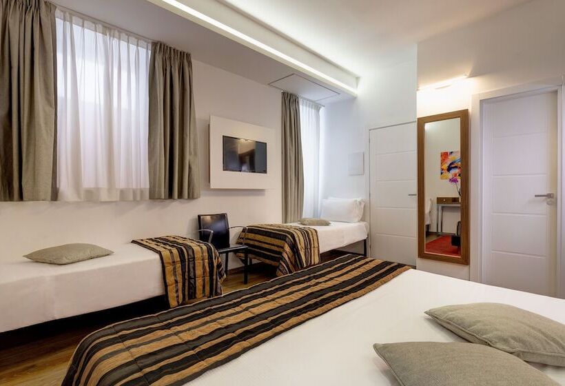חדר סטנדרט לארבעה, Rinascimento   Gruppo Trevi Hotels