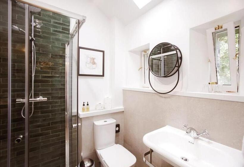 חדר דלוקס לשלושה, Royal Oak