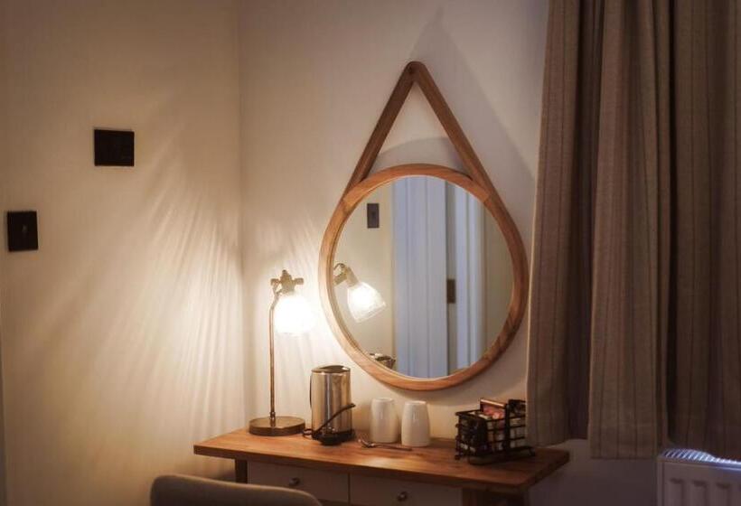 חדר דלוקס לשלושה, Royal Oak