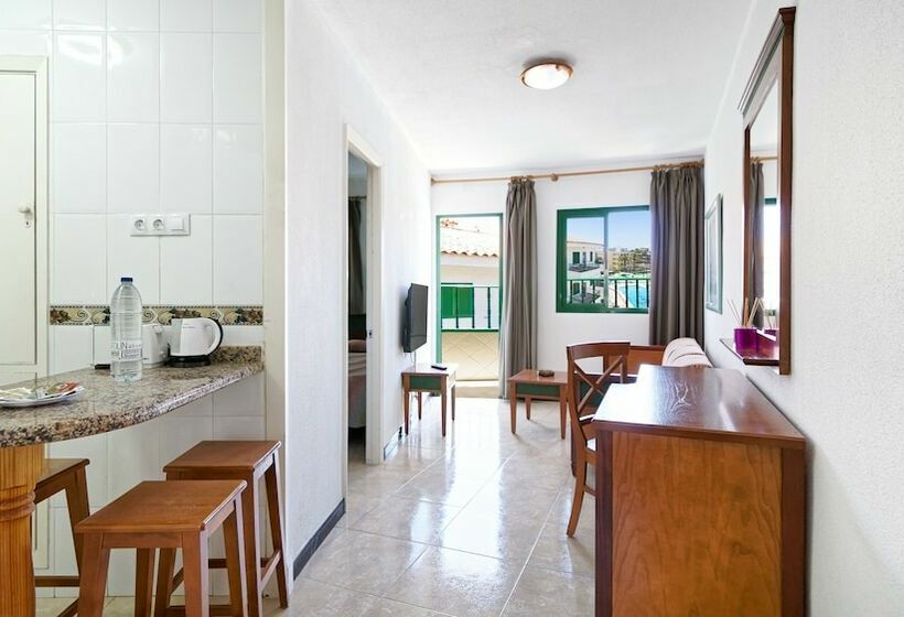 דירת חדר, Las Faluas