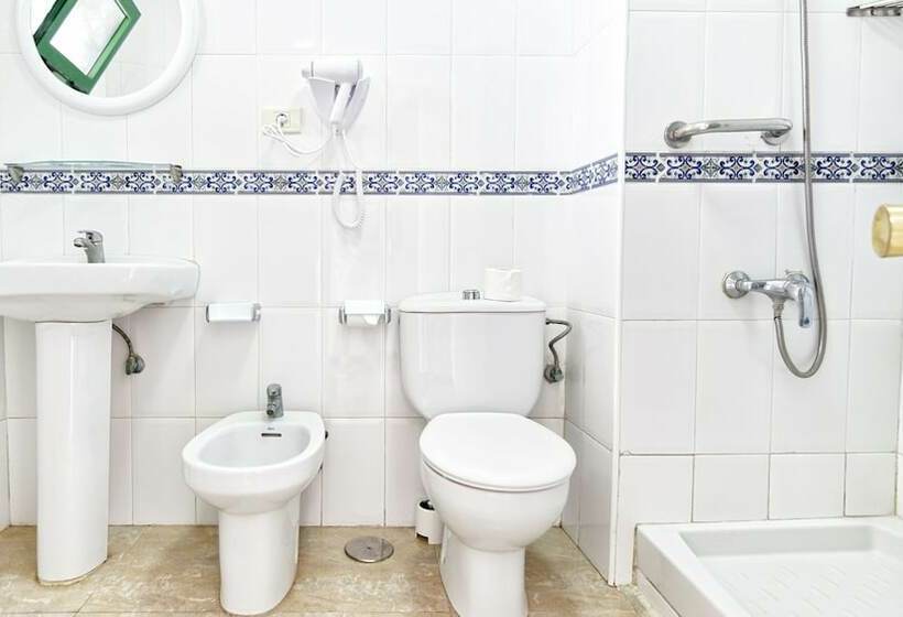 דירת חדר, Las Faluas