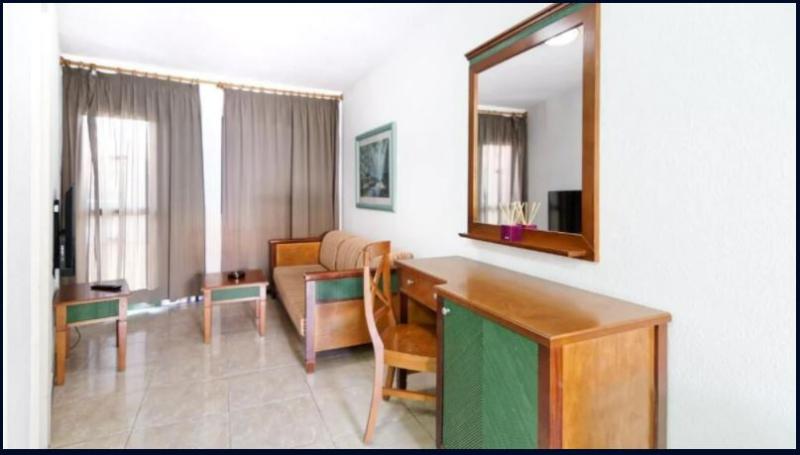 דירת חדר, Las Faluas