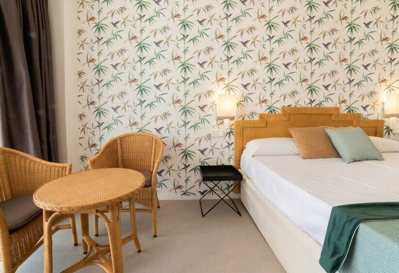 家庭间, Palas Pineda Hotel & Apartamentos