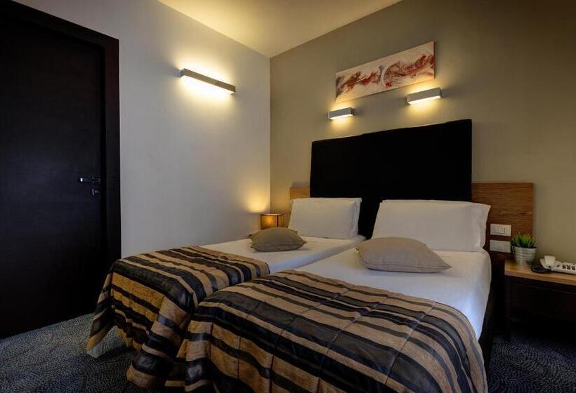 Номер Стандарт, Rinascimento   Gruppo Trevi Hotels