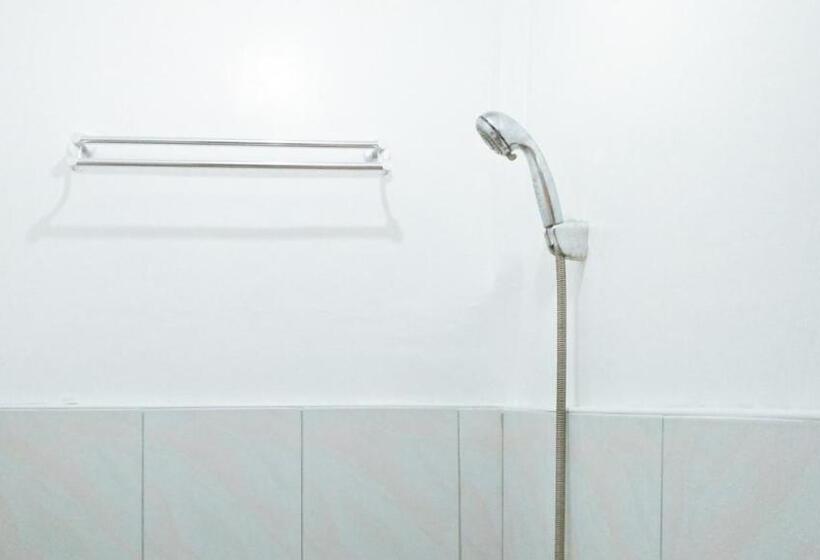 اتاق استاندارد, Reddoorz Near Baclay Drive Super Metro