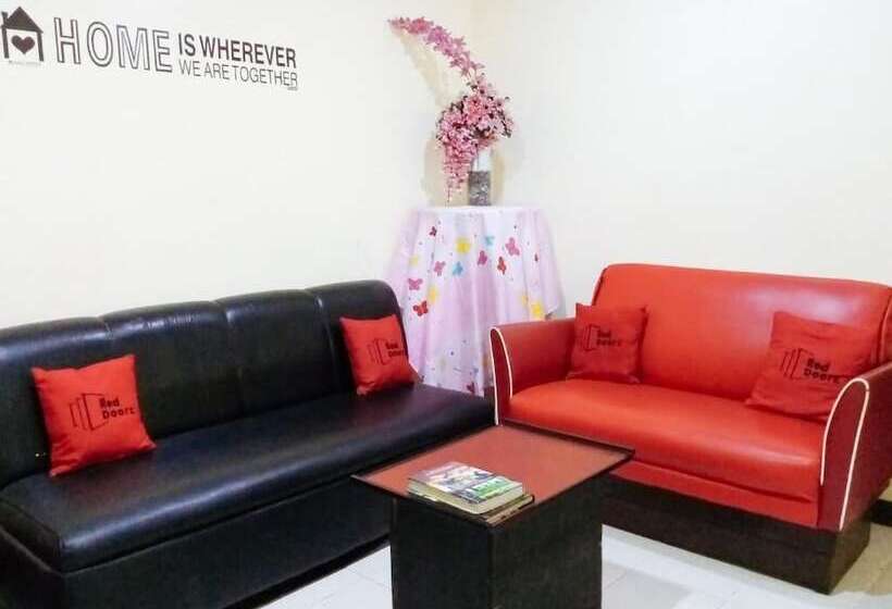 اتاق خانوادگی, Reddoorz Near Baclay Drive Super Metro