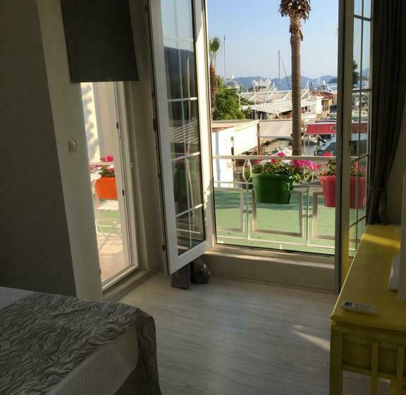 海景标准间带阳台, Göcekinn