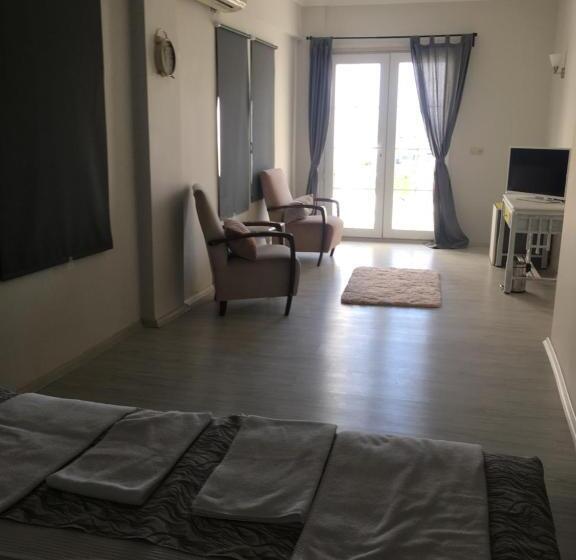 海景标准间带阳台, Göcekinn