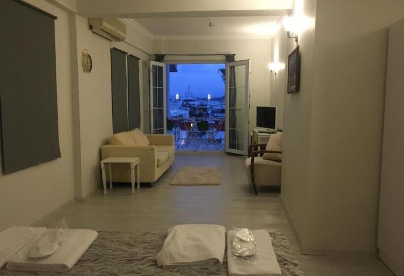 海景标准间带阳台, Göcekinn