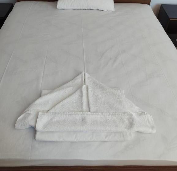 اتاق خانوادگی, Alfa Guest House Free Parking