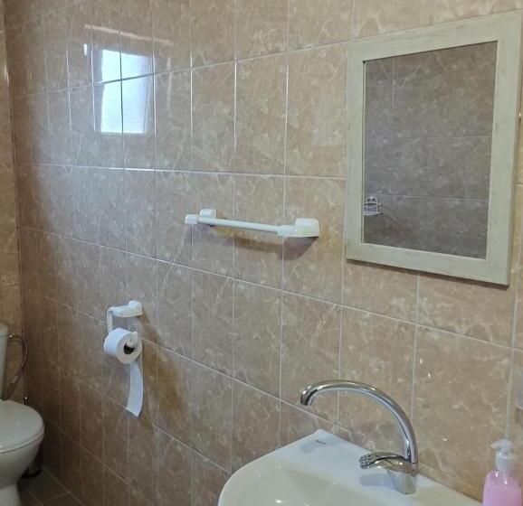 اتاق خانوادگی, Alfa Guest House Free Parking