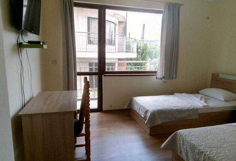 اتاق استاندارد با بالکن, Alfa Guest House Free Parking