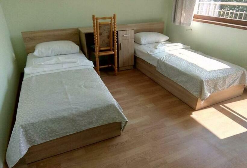 اتاق استاندارد با بالکن, Alfa Guest House Free Parking