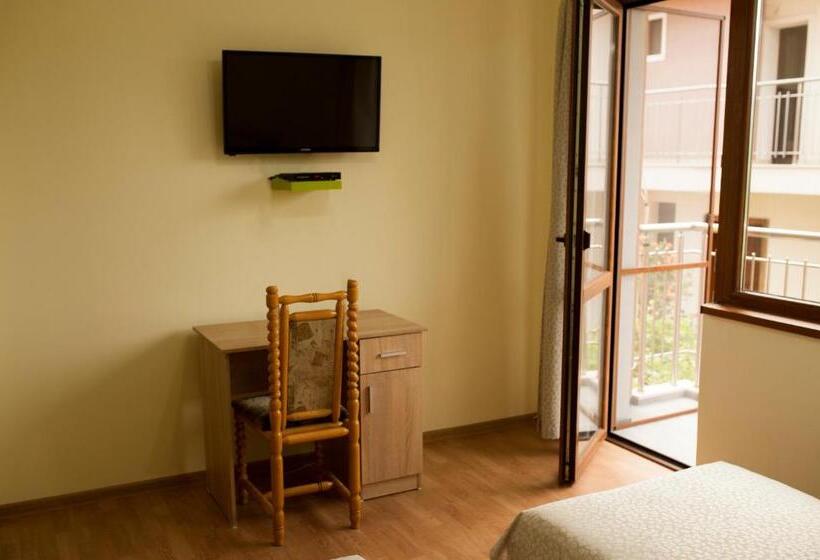 اتاق استاندارد یک تخته با بالکن, Alfa Guest House Free Parking