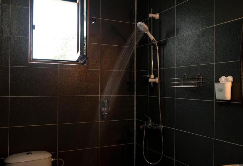 اتاق استاندارد یک تخته با بالکن, Alfa Guest House Free Parking