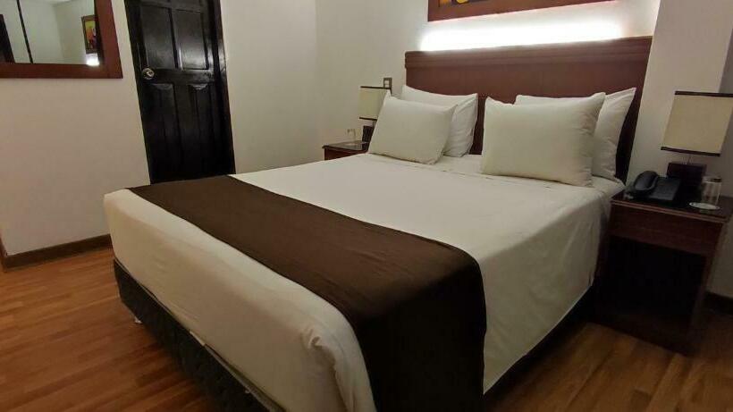 标准单人间, Ferre Boulevard Machu Picchu