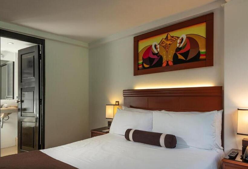 标准间, Ferre Boulevard Machu Picchu