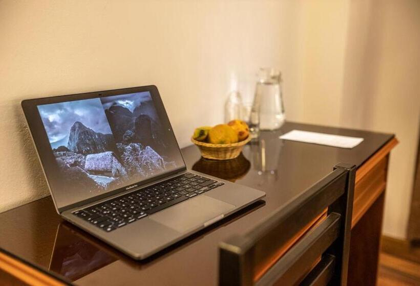 标准间, Ferre Boulevard Machu Picchu