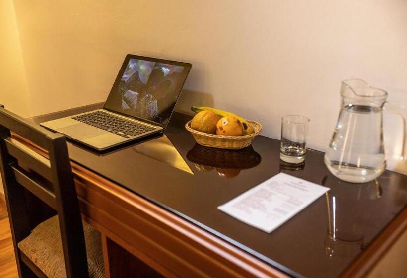 标准间, Ferre Boulevard Machu Picchu