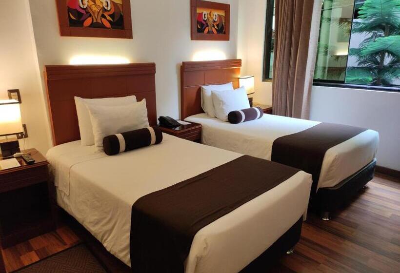 标准间, Ferre Boulevard Machu Picchu