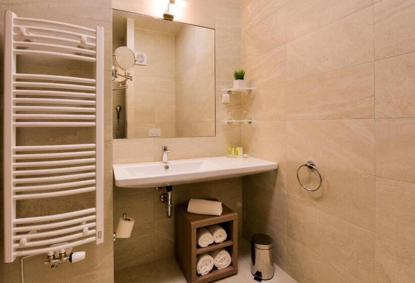 חדר סופריור, Grid