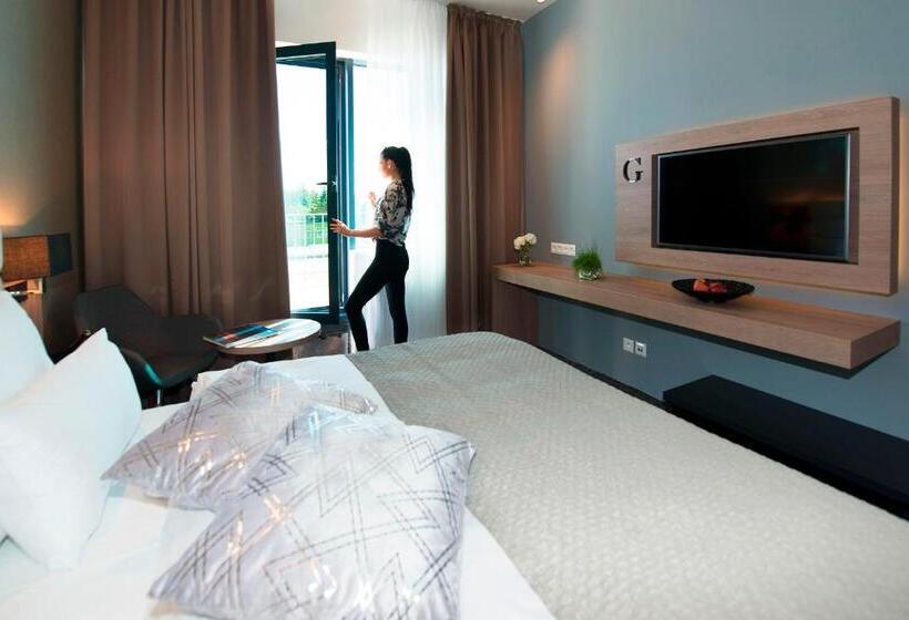 חדר סופריור עם טרסה, Grid