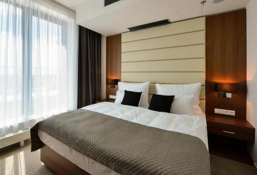 סוויטת סופריור, Grid